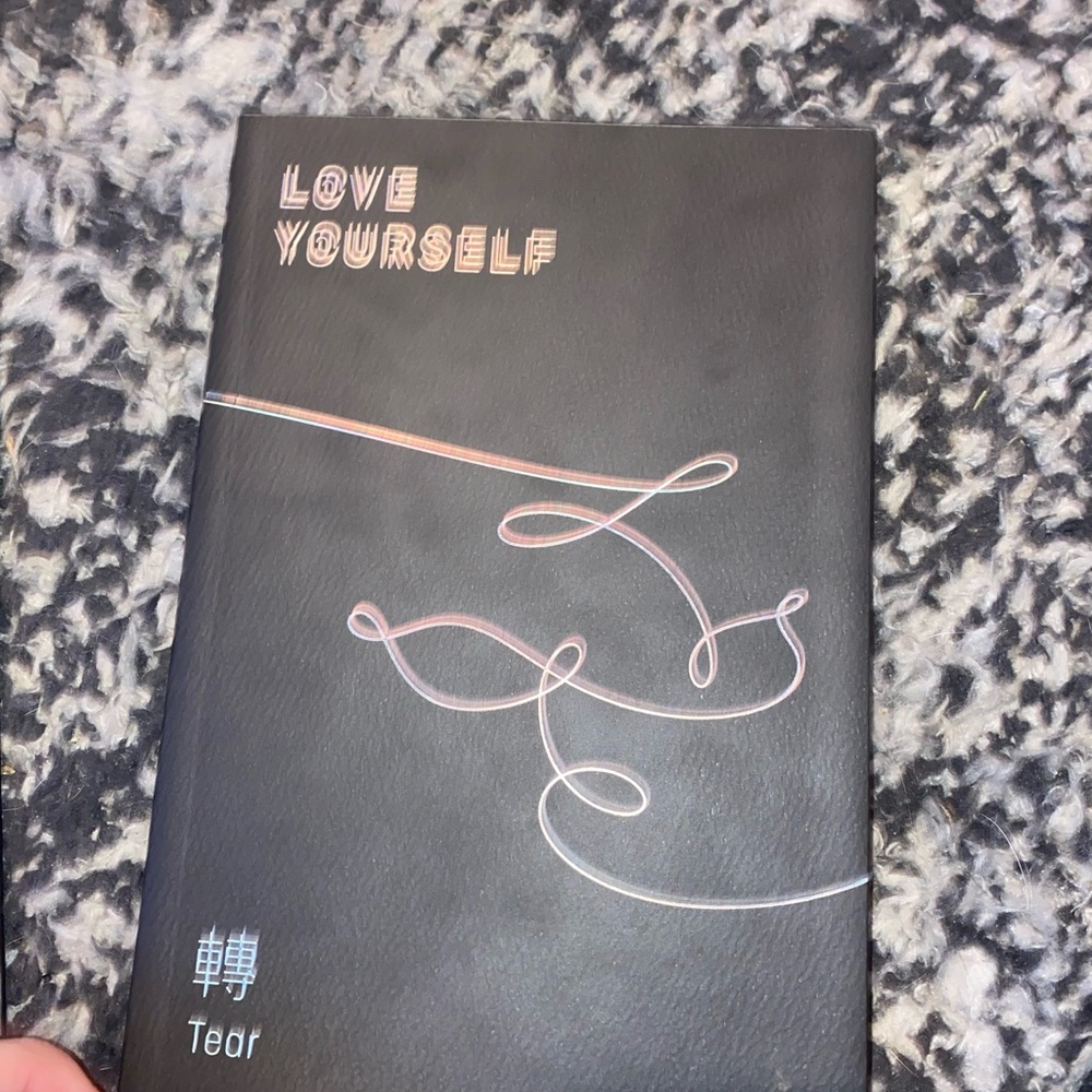 BTS love yourself album "O" version